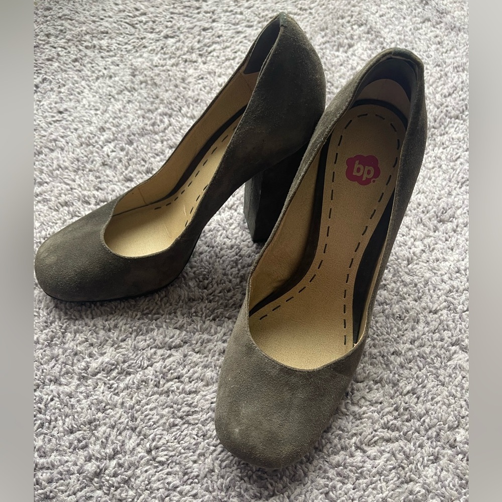 BP Nordstrom Sz 8.5 Gray Suede Heels